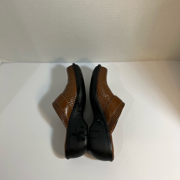 Clarks Artisan Collection Beige Leather Mule Slip-on Heel Shoe Women Size 8M - Picture 7 of 16